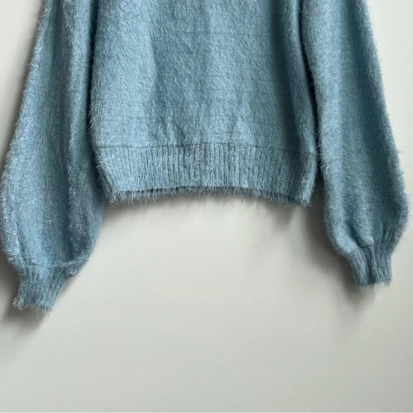 Show Me Your MUMU Women XS Vienna Sweater Frosty Blue Knit Shaggy Furry Winter - Picture 7 of 14